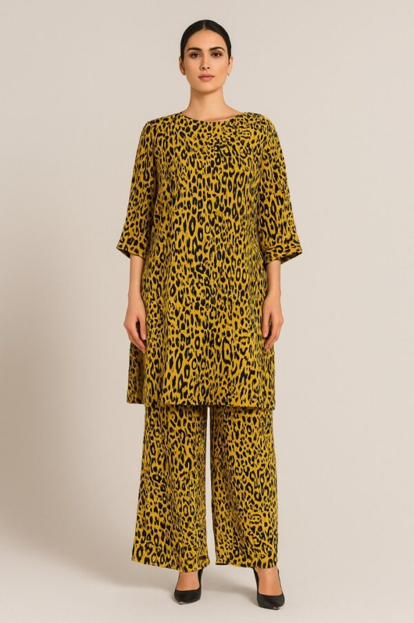 Leopard Print Grip Stitched Suit